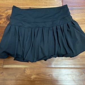 Black gold hinge dupe tennis skirt size L